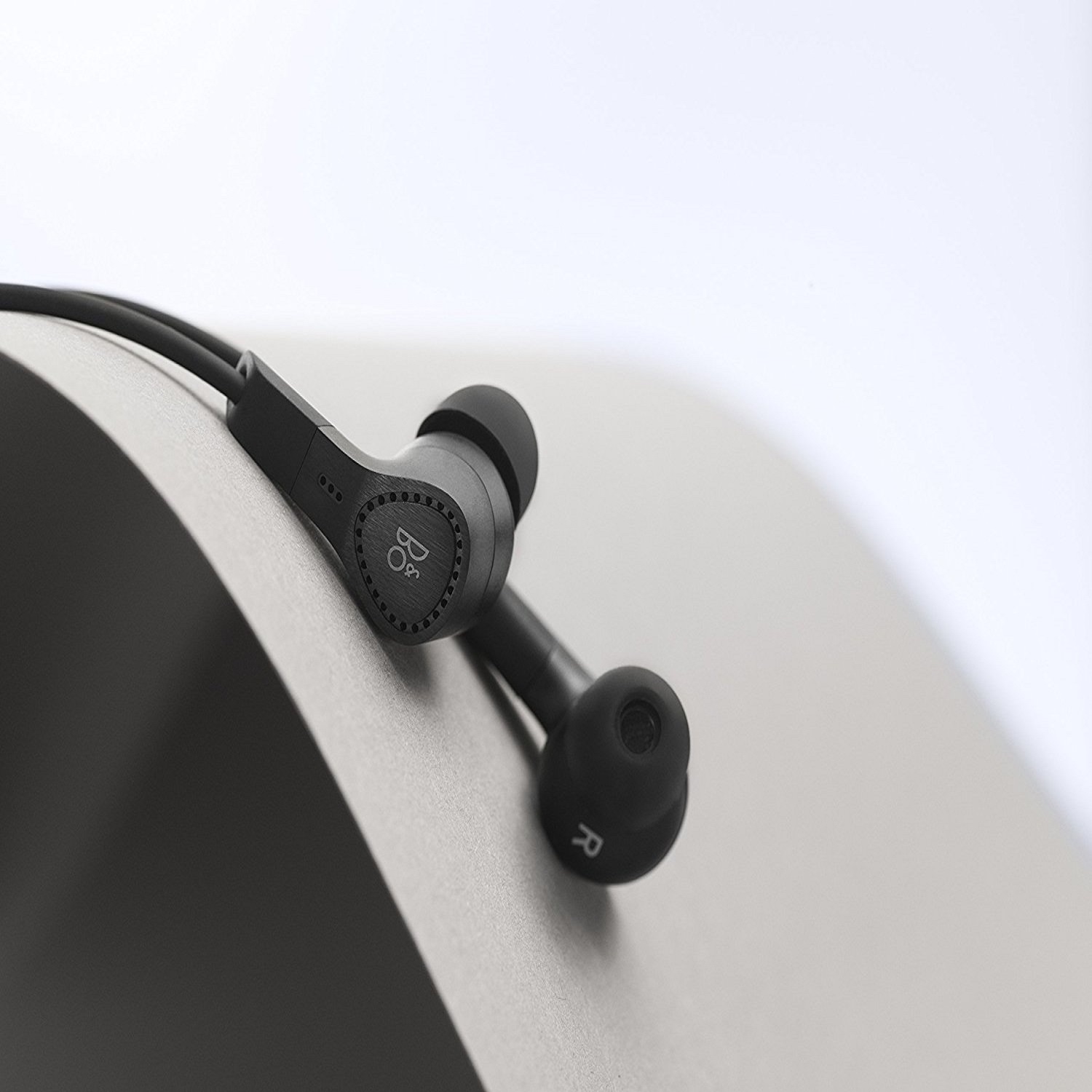 [BANG & OLUFSEN] BANG & OLUFSEN Beoplay E4 Headphones